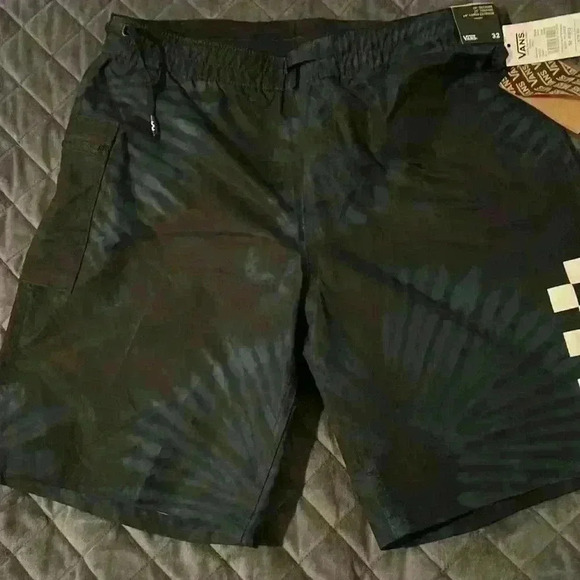 Vans Men’s shorts - Picture 4 of 7